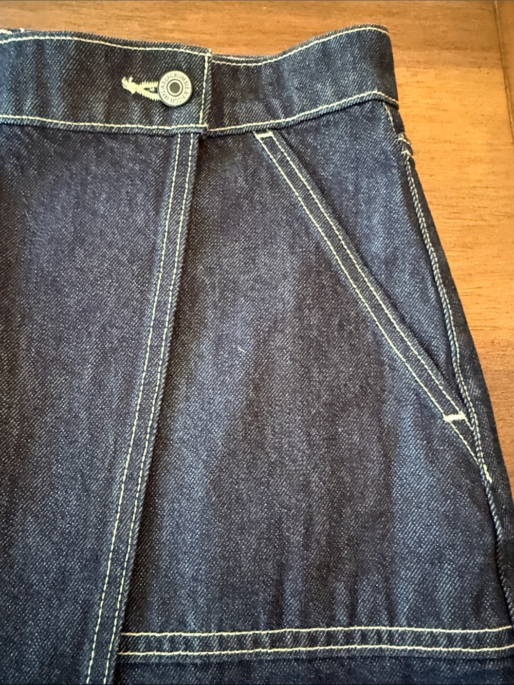 NWOT- Abercrombie & Fitch Dark Indigo Denim Mini Skirt Size 25 - Picture 4 of 6